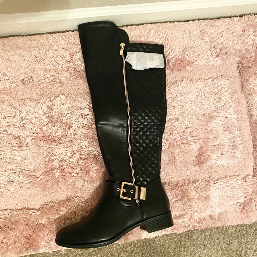Cersei Flat Black Boots